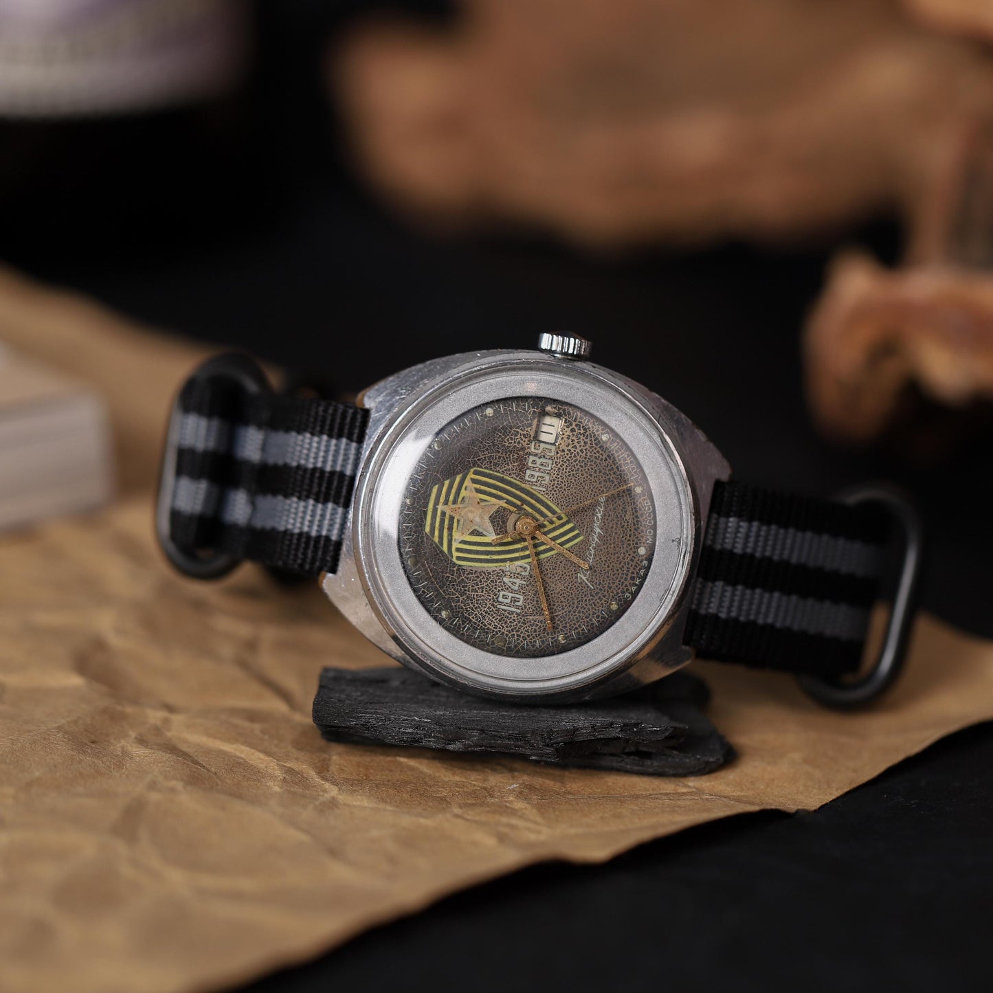 Rera military men vintage  watch Commanders of 1980. This watch is waterproof and shockproof. A perfect Christmas present, gold plated watch