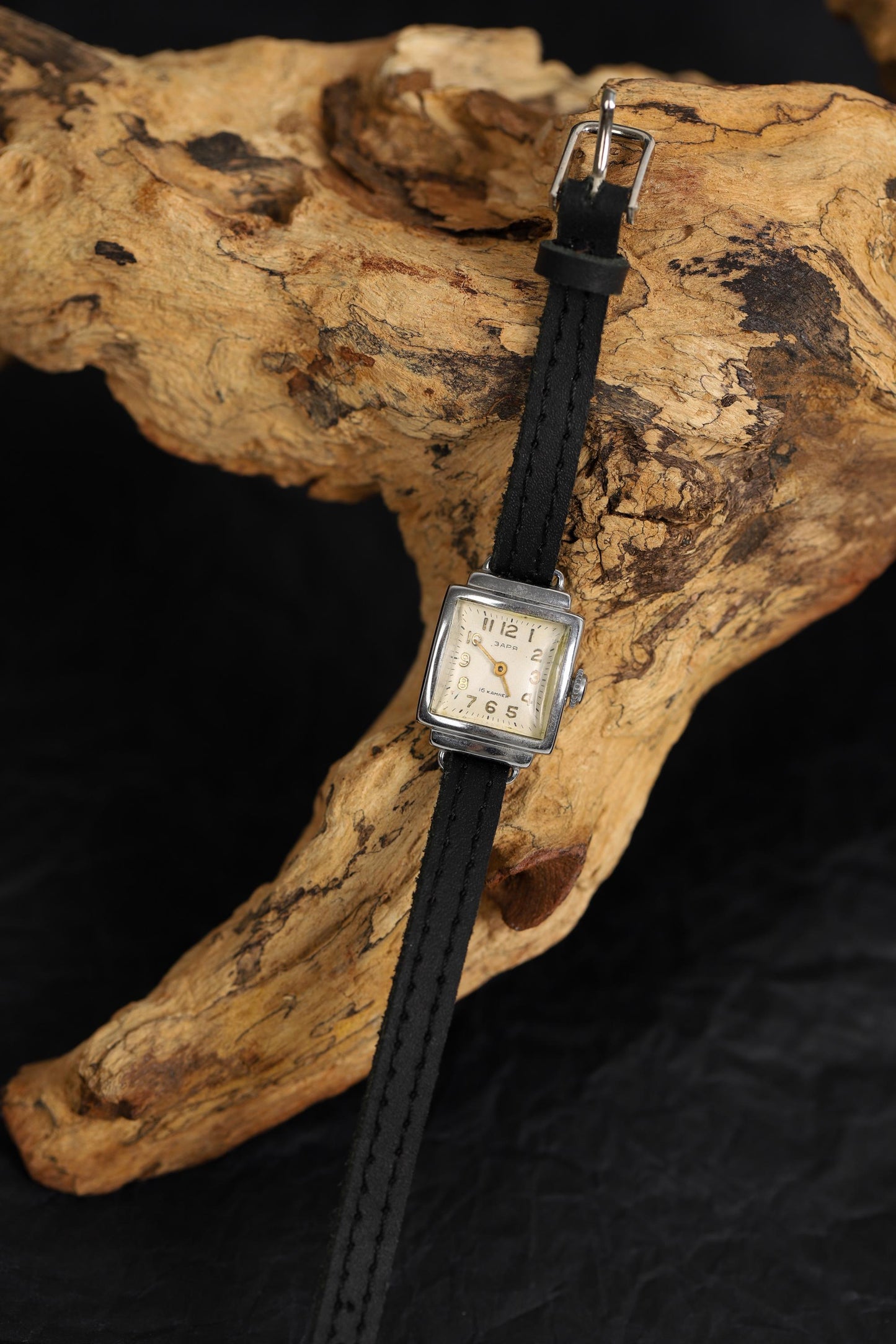 Original rare woman vintage watch ZARIA 1950s | Collectible watch with a movement containing 16 jewels | Shockproof mechanism | Eco bracelet