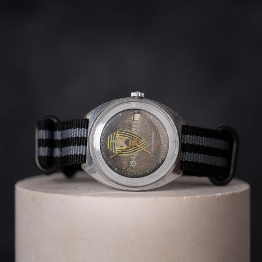 Rera military men vintage  watch Commanders of 1980. This watch is waterproof and shockproof. A perfect Christmas present, gold plated watch