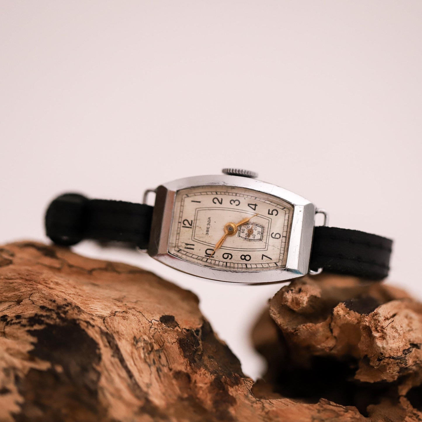 Rare 1940s “Zvezda” (STAR) Women’s Watch – Vintage USSR Mechanical Timepiece – Soviet Era Collectible Gift